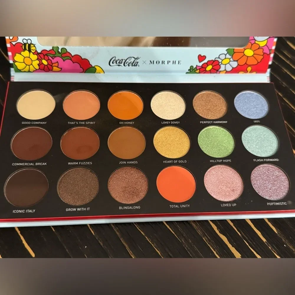 Morphe Unisex Coca Cola 1971 Eyeshadow Artistry Palette The Unity Collection